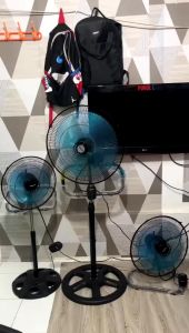 kipas angin berdiri 16inch Stand fan kaki bulat/Kipas Angin Berdiri 16 inch UK Besar DNA/KIPAS DINDING