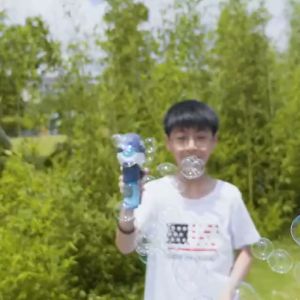 Anakkid---Childrens bubble machine set automatic bubble blowing gun toy with LED light and music