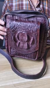 Shoulder Bag or Handbag หนังจระเข้แท้ เป็นกระเป๋าสะพาย