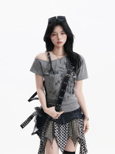 zuocisankon | Aesthetic Vintage Asymmetrical Shoulder Fitting Womens T-Shirt