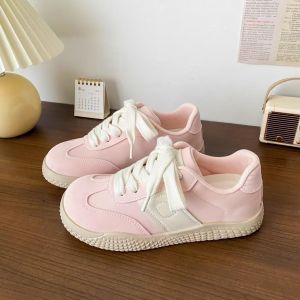 รองเท้าผ้าใบพื้นหนาสำหรับผู้หญิง สไตล์เกาหลี ฤดูใบไม้ร่วง 2024 รองเท้าผ้าใบสีขาวลำลองแบบสวมสบายสำหรับนักเรียน รองเท้าผ้าใบสไตล์เด็ก