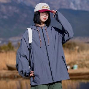 MiiOW | เสื้อคลุมกันแดดกันลมสำหรับกลางแจ้งสำหรับผู้หญิง ฤดูร้อน ป้องกันรังสียูวี ระบายอากาศได้ดี หลวมๆ พร้อมฮู้ด เสื้อคลุมกันแดดสำหรับผู้ชาย