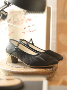 New Chinese Style Embroidered Satin Womens Shoes with Thick Heel Traditional Hanfu Dance Footwear Floral Pattern Comfortable