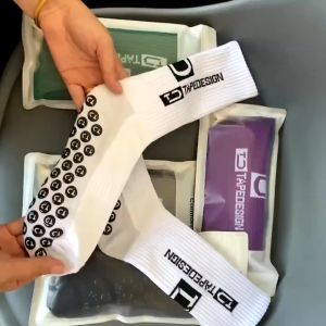 ถุงเท้ากันลื่น ถุงเท้าฟุตบอล ฟุตซอล หนานุ่ม ระบายอากาศได้ดี ป้องกันลื่นได้ดีมาก แพ็ค1คู่