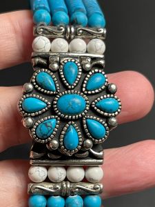 Đồng hồ dạng lắc dây đá ngọc lam hàng si nhật