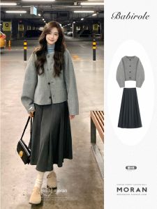 Bộ Đồ Hai Mảnh Thời Trang Mùa Đông Màu Xám Ngắn Bằng Vải Len Cho Nữ Áo Khoác Ngoài Dài Váy Dài Bộ Sưu Tập Mùa Đông 2024