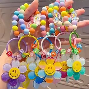 พวงกุญแจลูกปัดสีพลาสเทล พร้อมจี้ดอกไม้อะคริลิก พวงกุญแจดอกไม้ จี้ห้อยกระเป๋า