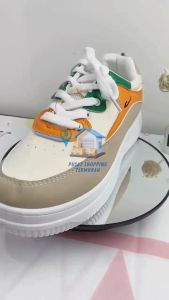 Sepatu Sport Sneakers 7011 Wanita Stylish Korean Style Import Sport Shoes White Casual Sepatu Kekinian Elegan 2 Warna Tali Polos Anti Slip Trendy Fashion PST
