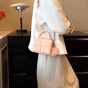 JIVIVIL PU สีทึบกระเป๋าสะพายพาดลำตัวขนาดเล็กกระเป๋าสะพายไหล่ลิปสติกกระเป๋าถือทรงสง่ากระเป๋ากระเป๋าสี่เหลี่ยมขนาดเล็ก