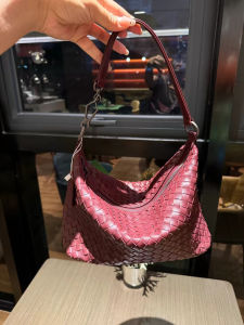 Top Layer Sheepskin Handwoven Handbag Shoulder Crossbody Bag Womens Genuine Leather Bag Soft Handle Summer Trend Polyester Lining