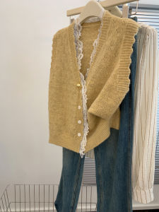 Lace Trim V-Neck Knitted Vest Small Fragrance Style Womens Top Unique Beautiful Sweater Commute Style Pure E-commerce