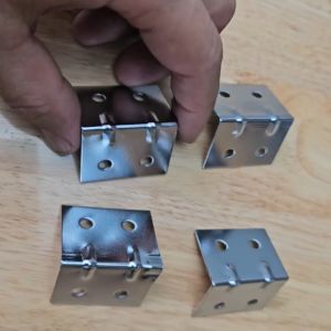 Bộ 04 ke góc vuông ĐƠN 4 LỖ 30X40MM đóng tủ máy âm thanh tủ case thùng loa .