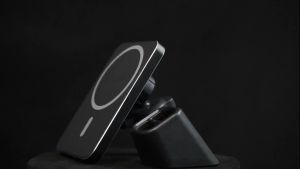 HELLO C10 Wireless Car Charger 20W Fast Wireless Charging Magnetic Wireless Car Charger Mount Adsorption Car Wireless Charging Stand Fast Charge Car Mount Adsorbable Phone For Phones 13 12 Pro For Android IOS