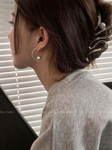 ต่างหูไข่มุกเงิน S925 สำหรับผู้หญิง ต่างหูรูปตัว C แบบลำลอง ดีไซน์เรียบง่าย สไตล์เกาหลี เครื่องประดับแฟชั่น