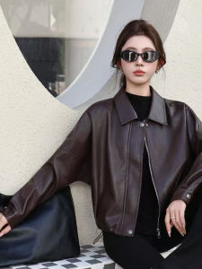 เสื้อแจ็คเก็ตหนัง PU คอปกสีดำ ทรงหลวม สำหรับผู้หญิง ฤดูใบไม้ผลิ 2025 แจ็คเก็ตมอเตอร์ไซค์สั้น ซิป แขนยาว ปกติ