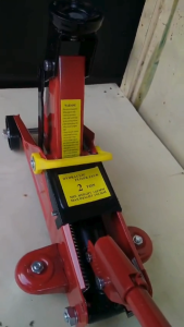 Dongkrak Buaya 2 Ton Mobil Bisa Disebut Bajul Bajol Lantai Roda Cocok Untuk Kendaraan Pribadi Sedan Suv Mpv Portable Mudah Dibawa Peralatan Utama Ketika Mengganti Ban Bisa COD Bayar Ditempat Bergaransi Sudah Lengkap Dengan Stang Pompanya Gratis Ongkir