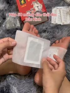 [HCM] Hộp miếng Dán Thải Độc Bàn Chân Ngải Cứu Vai gáy Nội Địa Trung - MÓN QUÀ CHO SỨC KHOẺ