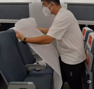 Penutup Tempat Duduk dan Sarung Sandaran Tangan Pakai Buang untuk Kapal Terbang Kereta Api Bas Pejabat Pawagam Teksi Disposable Seat Cover and Armrest Covers for Airplane Railways Train Bus Office Movie Theatre Taxi