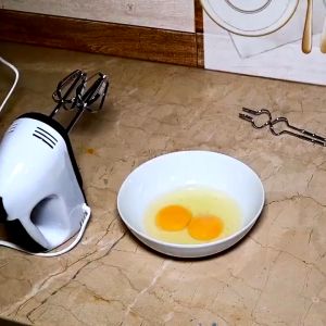 Hand Mixer Pengaduk Telur kue Mixer Tangan Pengocok Adonan Elektrik Free 2 Alat pengaduk