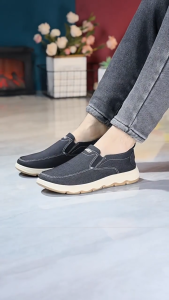 JSP71 Sepatu Pria Kasual Sneakers Slip On