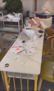 โต๊ะเสริมสวย โต็ะทำเล็บลายหินอ่อนเลียนแบบ  ขนาด 120-140cm โครงเหล็กแข็งแรง ดีไซน์สวย