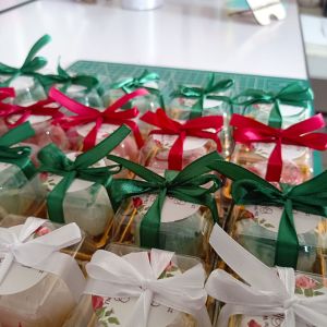 SMAZAGIFT (10 PIECES) HANDMADE SOAP Doorgift Goodies Bajet Murah Kahwin Akikah Birthday wedding engagement WITH BOX VARIOUS COLOURS AND FRAGRANCE