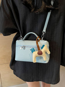 กระเป๋าสะพายข้างทรงสี่เหลี่ยมเล็กหรูหรา กระเป๋าสะพายข้างแบบสะพายไหล่สำหรับผู้หญิง กระเป๋าใส่อาหารแบบถือได้ กระเป๋าสะพายข้างแบบลำลอง