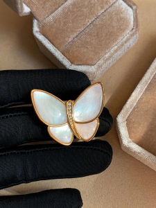 CAFFTI | Elegant Luxury Small Niche Mother-of-Pearl White Butterfly Brooch