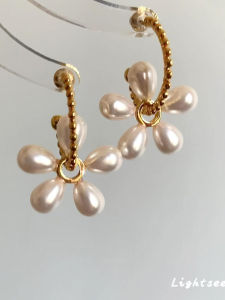 S925 Sterling Silver French Style 3D Imitation Pearl Flower Earrings Women Unique Personality Ear Jewelry High End Feeling