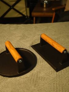 Heavy duty cast iron press for steaks bacon and burgers grill press Wooden handle for burn protection