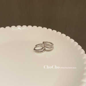 Silver Tone Micro Paved Zircon Classic Versatile Earrings Simple Design High End Feeling Loop Ear Cuffs Fashionable Jewelry