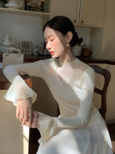 Áo Knit Dài Tay Phồng Thấu Slimming Graceful