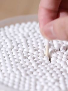 Goood Dual-Headed Cotton Swab Earpicks - Premium Makeup Hygiene Cotton Sticks with Slim Tip and Wood Stick Cotton Buds. Perfect for Gentle Cleaning Precise Touch-Ups and Special Grooming Tasks. Hypoallergenic and Versatile.