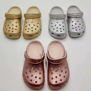 รองเท้าลำลองแฟชั่น สไตล์ Crocs Classic Glitter Emb Clog