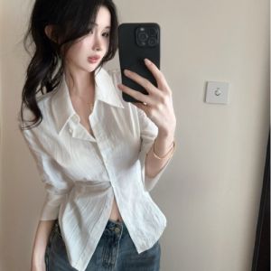 GUZILIAN | เสื้อเชิ้ตคอโปโลแขนสั้นสีขาวสไตล์ฤดูใบไม้ร่วงสำหรับผู้หญิง เสื้อเชิ้ตทรงสลิมฟิตทรงเข้ารูป เสื้อผ้าทำงานสไตล์เกาหลี