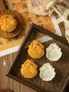 Original Sanmu 75g Hand Press Style Polypropylene Baking Mold for Mooncakes And Green Bean Cake Traditional Chinese Kitchen Tool