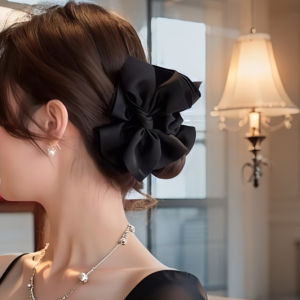 กิ๊บติดผมรูปผีเสื้อสีดำสำหรับผู้หญิง ทรงใหม่ปี 2025 กิ๊บติดผมที่ทำให้ผมดูหนาขึ้น วัสดุอื่นๆ สไตล์เกาหลี ราคาไม่เกิน 10 หยวน