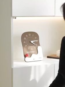 Mandeldas Punch ฟรีอินเทอร์เน็ตที่มีชื่อเสียงนาฬิกานาฬิกาแขวนห้องนั่งเล่น2024 ใหม่ Modern Minimalist Creative นาฬิกาตกแต่งผนัง