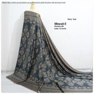 Arnamy silk etnicflower dan stripe| bahan mengkilat | kain silk import | harga per 05m