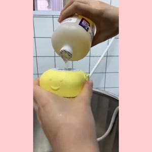 Dog Bath Massage Brush Comb Bathroom Shower Brush for Dogs Cats Pet Grooming Shampoo Dispenser
