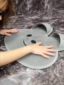Shower Foot & Back Scrubber With Suction Cup Foot Washing Brush Soft Silicone Bath Massage Floor Mat Bathroom Back Rub