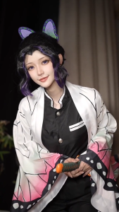 Demon Slayer Kimetsu No Yaiba Kochou Shinobu Cosplay Wig Anime Character Costume Wigs Black Purple Gradient Dyed Synthetic Wigs Heat Resistant High Temperature Fiber Cos Wigs for Partty Halloween Cosplay Outfit Accessories Butterfly Hair Clip Free Wig Cap