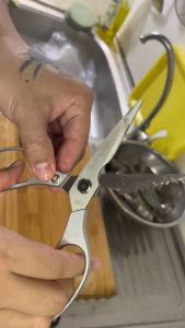 กรรไกรทำครัว กรรไกร3in1 ตัดกระดูกไก่ กรรไกร กรรไกรสแตนเลส ทําอาหาร อุปกรณ์ กรรไกรเล็ก กรรไกรครัว