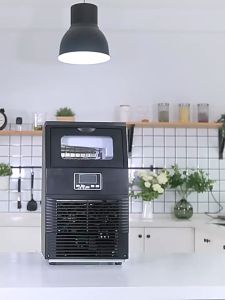 นัดหมายอัจฉริยะ 24 ชม.เครื่องทำน้ำแข็งขนาดใหญ่ จอแสดงผล LEDเครื่องทำน้ำแข็งก้อนร้านชานมเชิงพาณิชย์