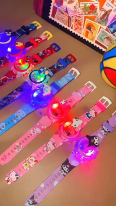 【produk terlaris】 Jam Tangan Kartun Anak! Dengan Musik Lampu & Fitur Putar 360° — Super Keren Cocok Jadi Hadiah!
