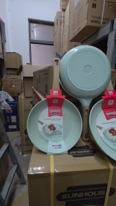 Chảo chống dính siêu bền đá SUNHOUSE SBDXXMT. Size 20/24/26/28