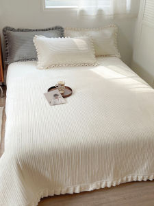Kiss Dear | Anti-slip Cotton-filled Coral Fleece Bed Cover