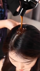 300ml Sampo Penghilang Uban Shampoo Black Herbal Natural Polygonum Multiflorum Hair Blackening perawatan rambut anti uban penghilang uban permanen di usia muda penutup rambut uban shampo penghilang uban pria penghitam rambut anti uban black hair