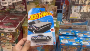 Mô Hình Xe Hot Wheels Nissan Skyline 2000 GT-R - HW J-Imports