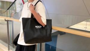 323อินเทรนด์ กระเป๋าสะพายไหล่ผู้ชายแบรนด์ญี่ปุ่นความจุขนาดใหญ่กระเป๋าช้อปปิ้งกระเป๋าผู้หญิง ลำลอง ผ้าอ๊อกซ์ฟอร์ด ซิป สีบริสุทธิ์